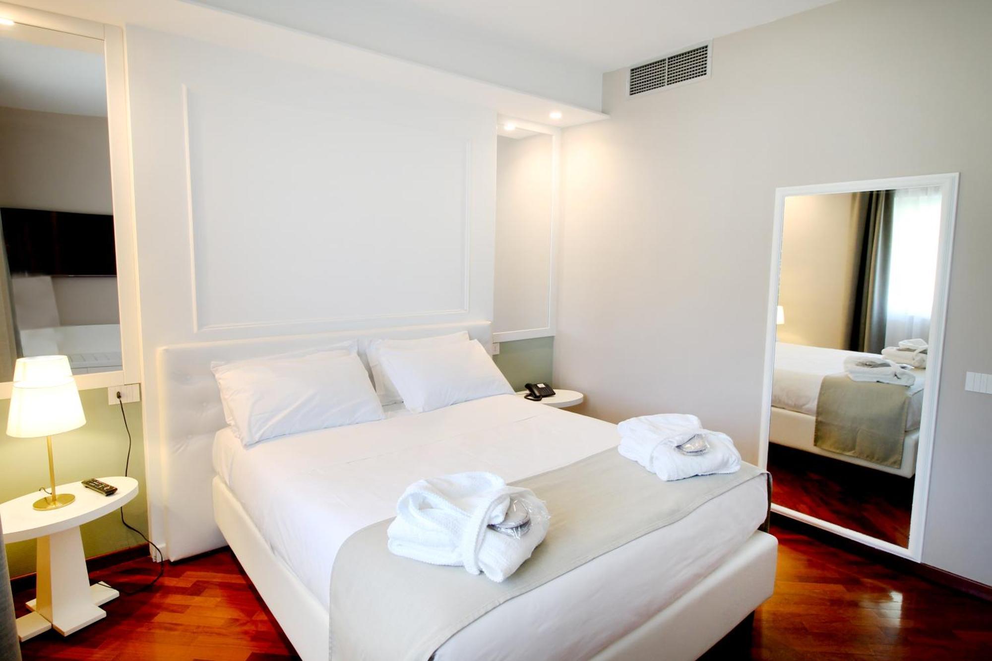 Regiohotel Manfredi Manfredonia Exterior photo